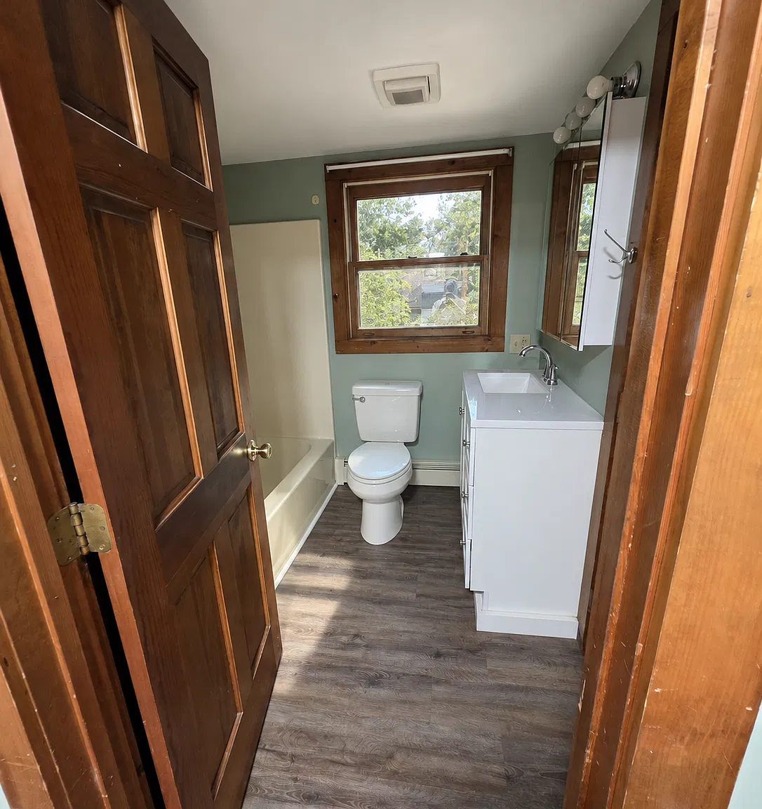 2 bed, $1,400 — Photo 2