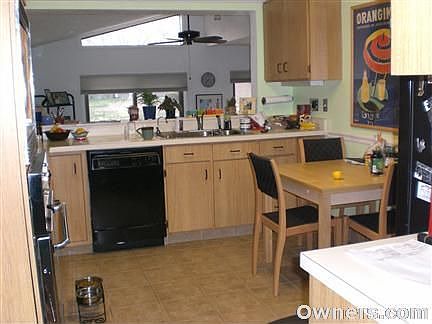 Gourmet Eat-In Kitchen w/New Refrigerator