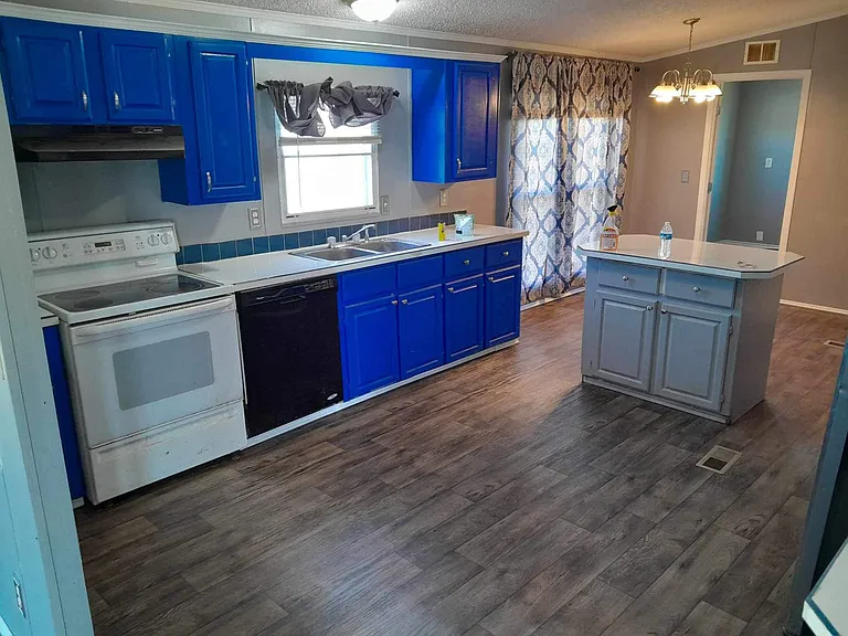410 Coryell City Rd — Photo 4
