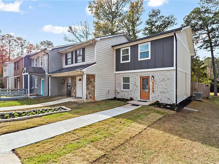 5750 Old Gordon Rd — Photo 3