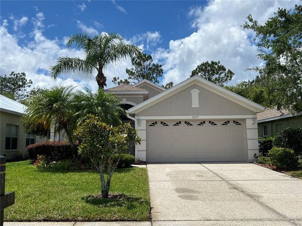 3207 Banyan Hill Ln