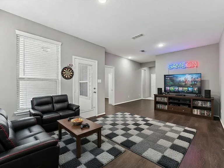 8612 Cedardale Park Dr — Photo 14