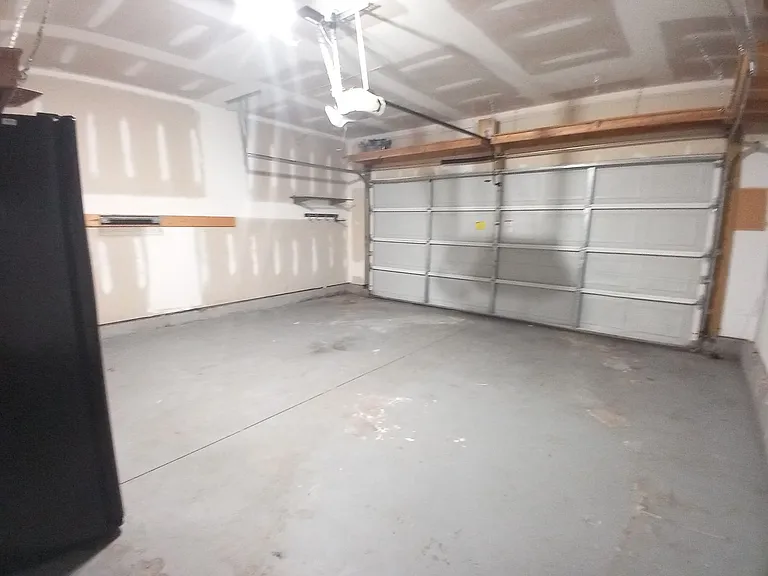 565 Batty Way — Photo 20