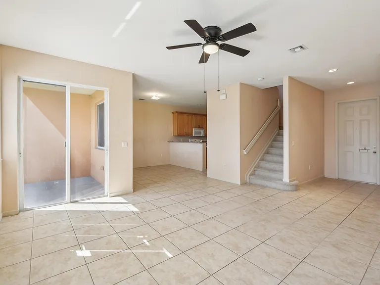 2584 Stockbridge Sq SW — Photo 14