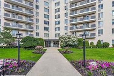 135 Post Avenue #5P, Westbury, NY, 11590