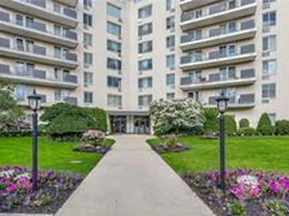 135 Post Avenue #5P, Westbury, NY 11590