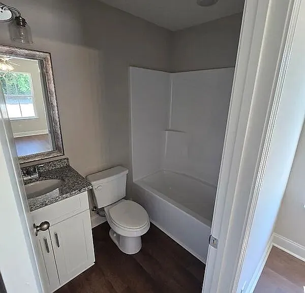 302 Hawaii Ave #D — Photo 6