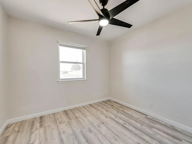 3132 Magill St — Photo 2