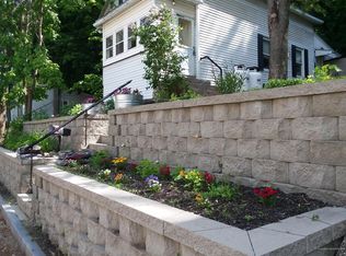 191 Riverside Dr, Auburn, ME 04210