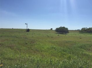 21294 E 1040 Rd, Foss, OK 73647