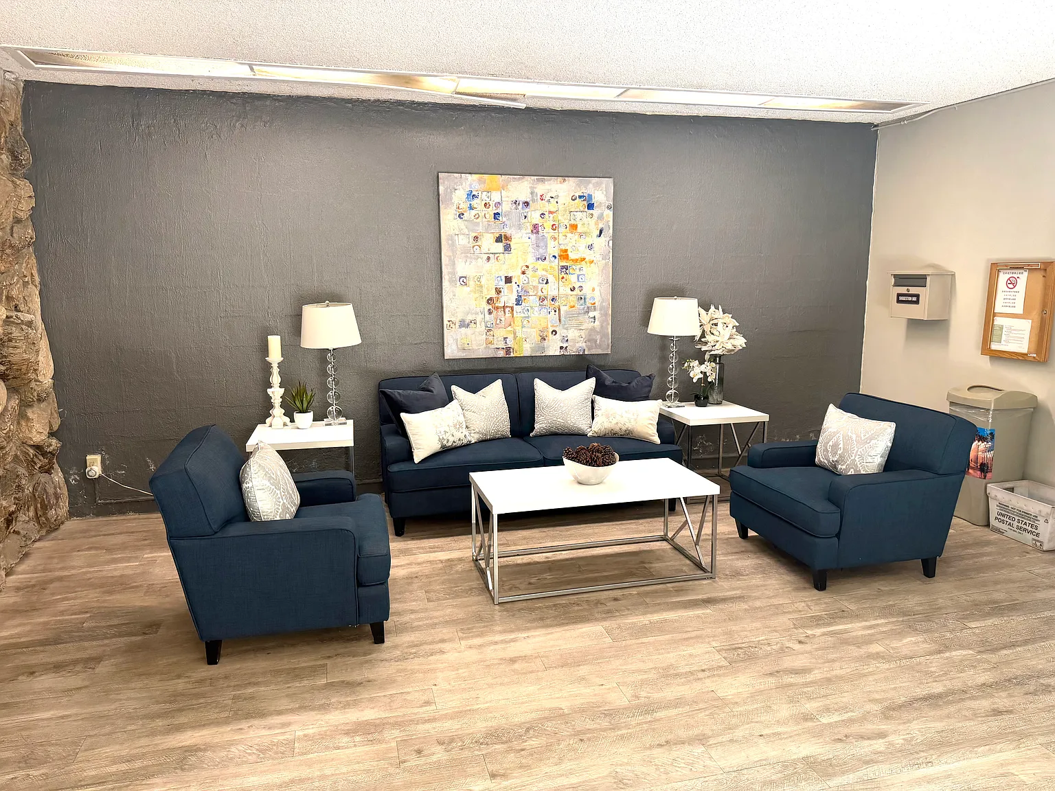 1 bed, 768 sqft, $2,400 — Photo 2