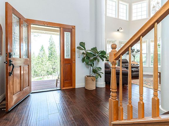 3rd image of 5048 Wylderidge Dr