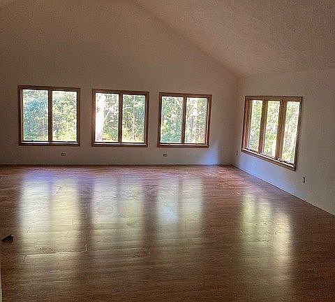 3rd image of 1656 White Oak Ln