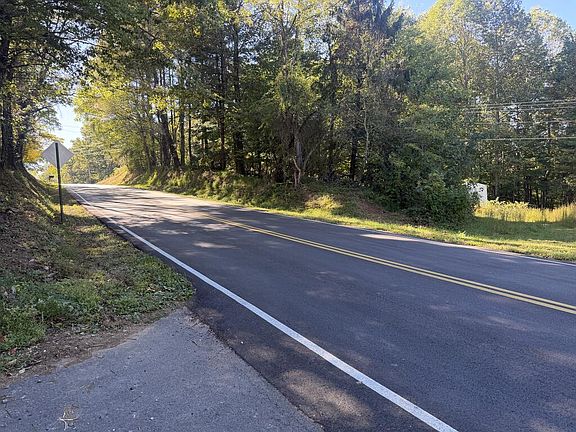 4th image of Hardscrabble Rd