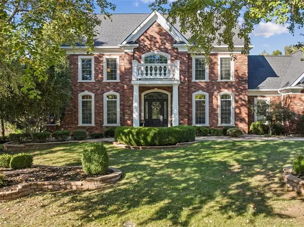 15 Windcastle Dr, Saint Charles, MO 63304