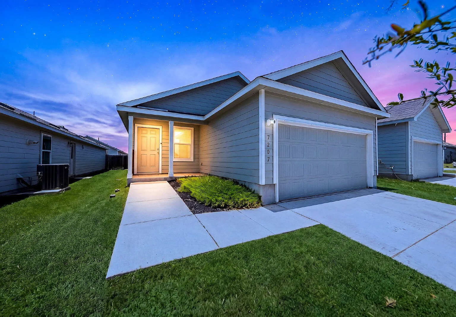 4 bed, 2.0 bath, 1627 sqft, $1,795 — Photo 1