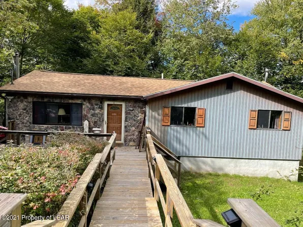 124 Fly Rod Ct, Pocono Lake, PA 18347
