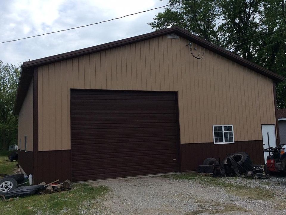 1st image of 2111 Oak St