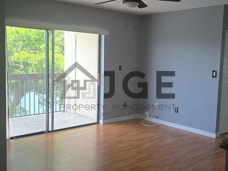 475 NW 210th St #204 — Photo 5