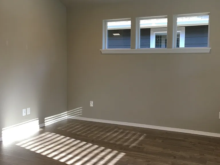 1295 W Rail Way — Photo 3