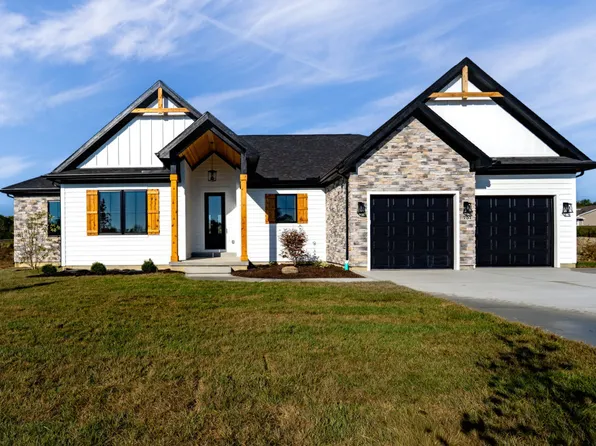 755 Lake Bluff Ct, Lebanon, OH 45036