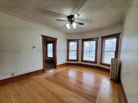 5th image of 313 Denver St
