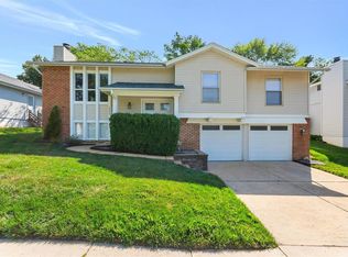 1444 Weatherby Dr, Saint Louis, MO 63146