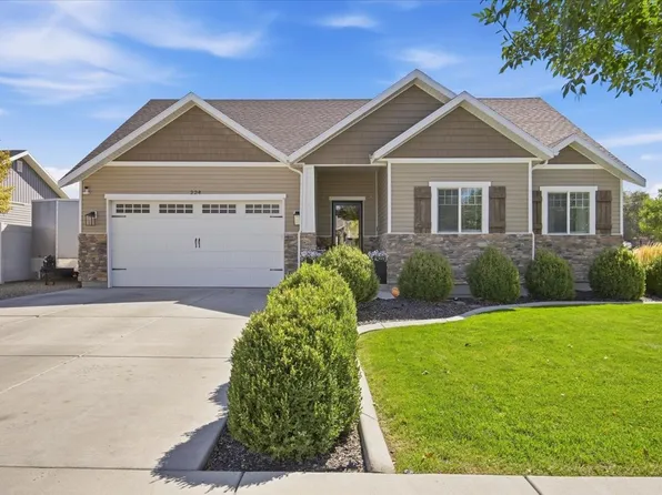 224 E Tate Ct, Grantsville, UT 84029