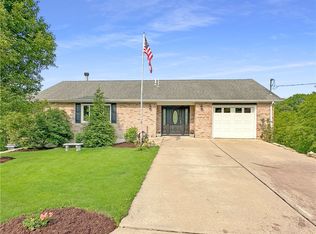 40 Coppola Rd, Cecil, PA 15321