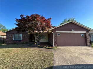522 E Newton Pl, Tulsa, OK 74106