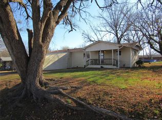 606 W Indianola St, Checotah, OK 74426