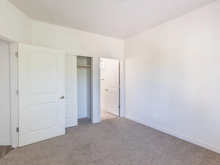 Silverplace Apartment Homes — Photo 8