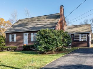 7 Dauntless Ln, Plaistow, NH 03865