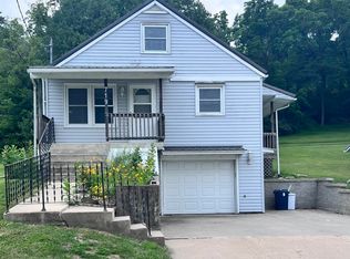 719 Davidson St NW, Elkader, IA 52043