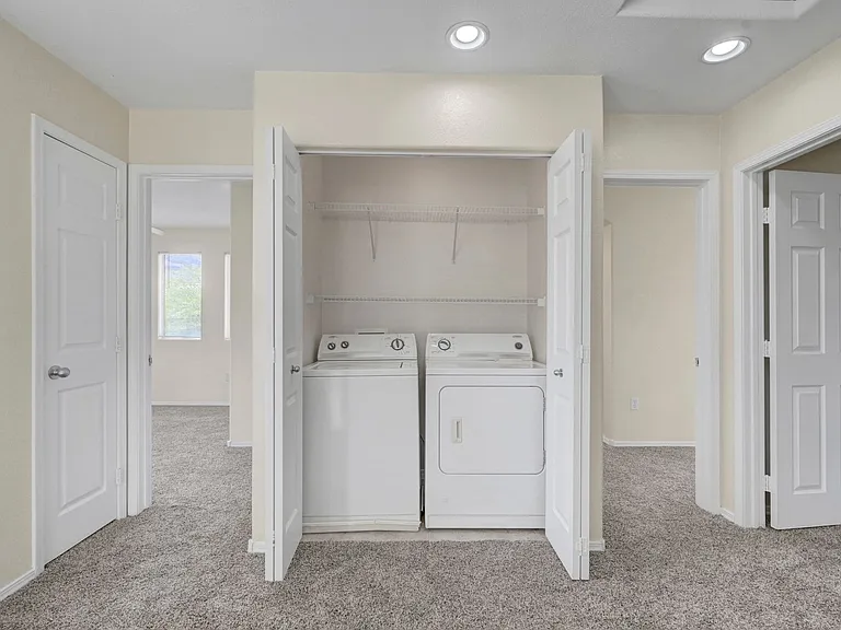 3952 Badgerbrook St — Photo 43