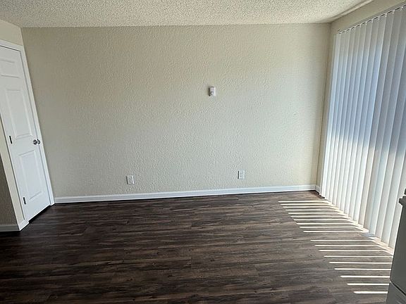 4th image of 130 Stanford Dr APT C