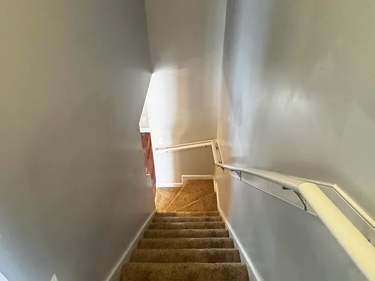 504 Streamwood Dr — Photo 16