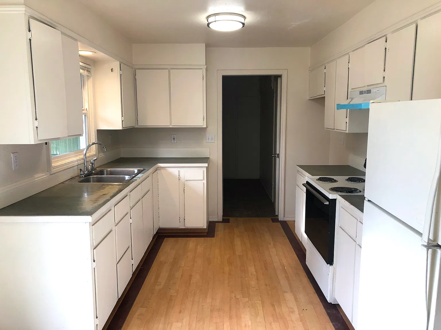 4 bed, 1500 sqft, $2,245 — Photo 4