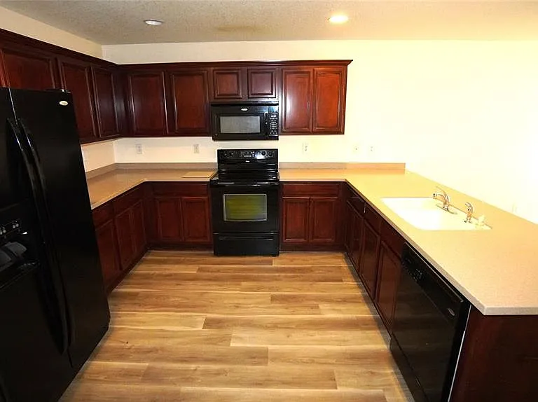 30950 Mandolin Cay Ave — Photo 4