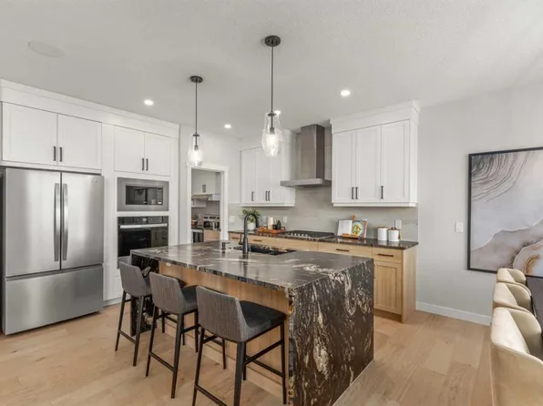 291 W Rivercrest Way, Cochrane, AB T4C 3E9