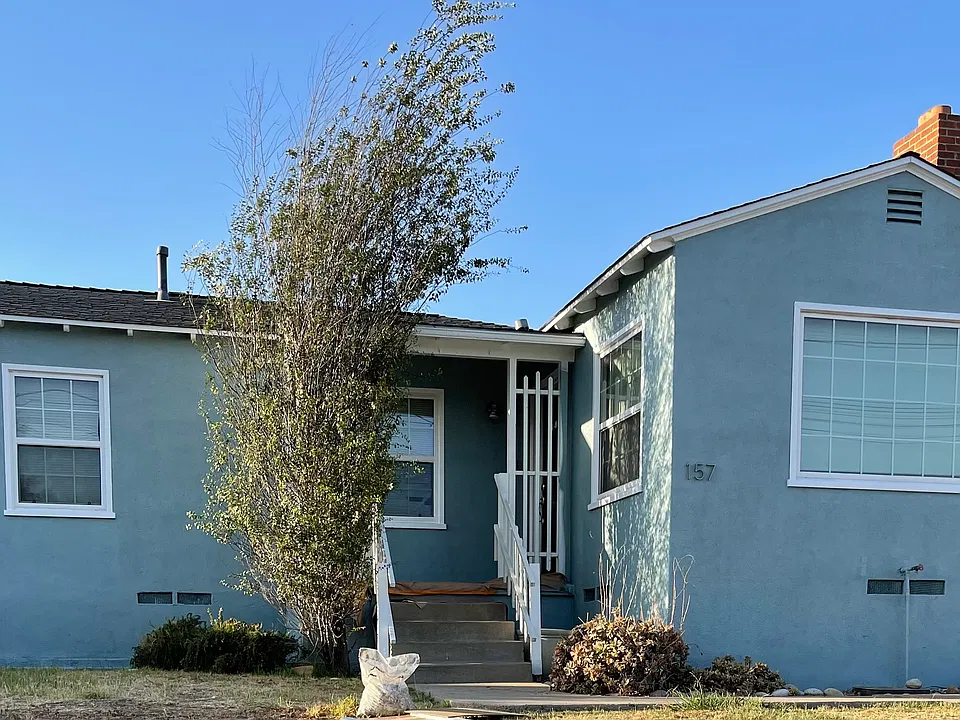 157 Twin Oaks Cir