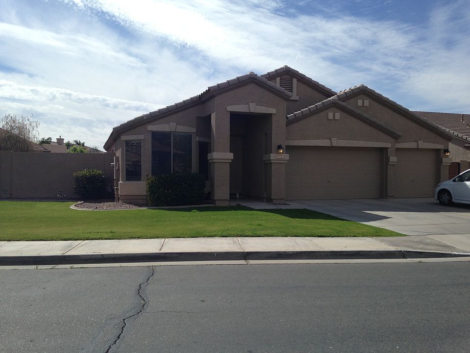 1st image of 633 W Myrtle Dr