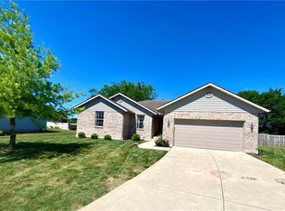 1355 Edinburgh Dr, Troy, OH