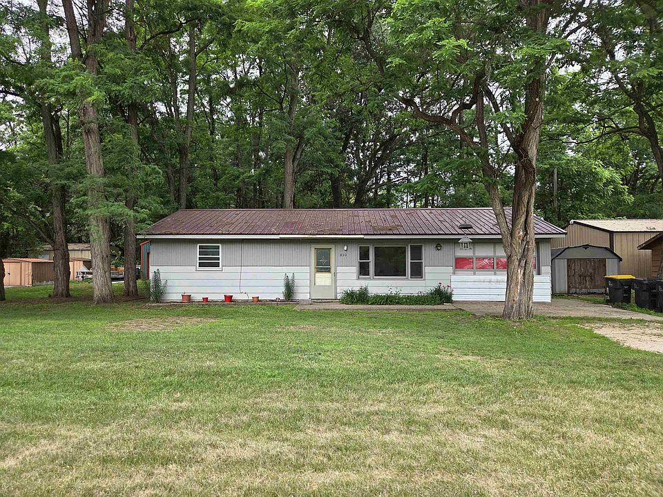 1st image of 810 Locust Rd