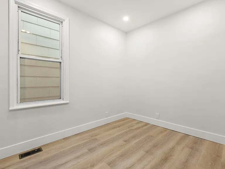 81 Humphrey Ave #1 — Photo 12