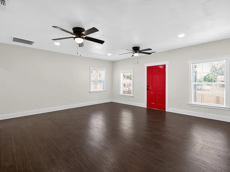 427 Floyd Ave — Photo 18