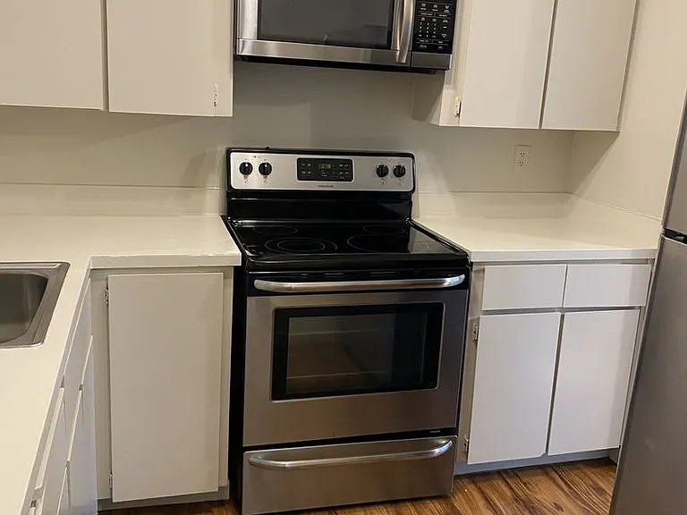 5913 Rainier Ave S — Photo 2