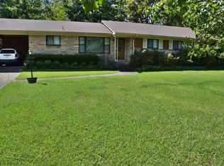 121 Robertson St, Okolona, MS 38860