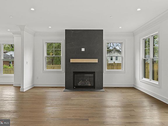 5th image of 3512 Decatur Ave