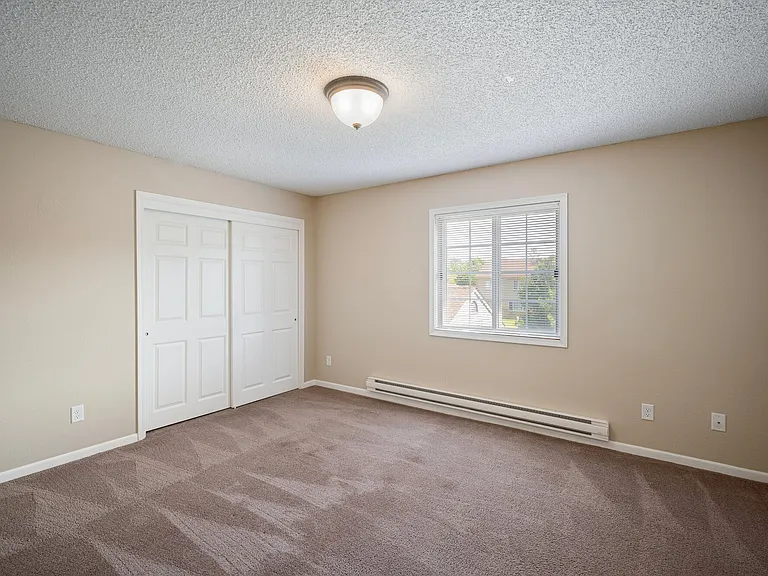 Somerset Oaks Apartments and Townhomes — Photo 8